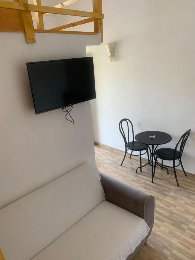 Vila Mario Aparthotel Ksamil Buitenkant foto