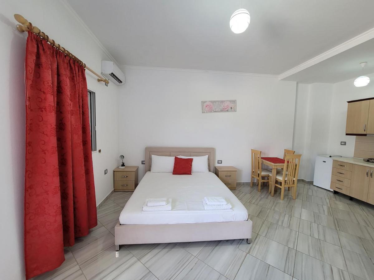 Vila Mario Aparthotel Ksamil Buitenkant foto