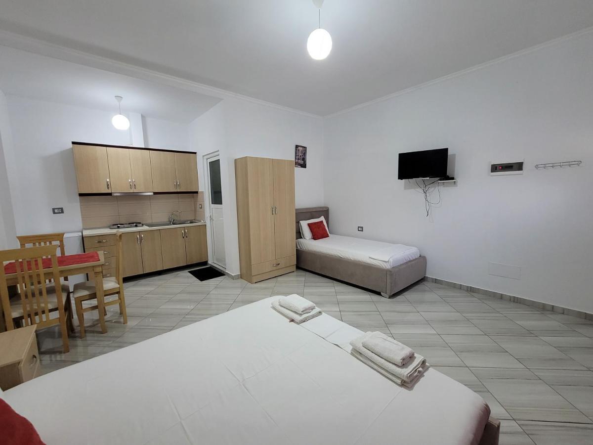 Vila Mario Aparthotel Ksamil Buitenkant foto
