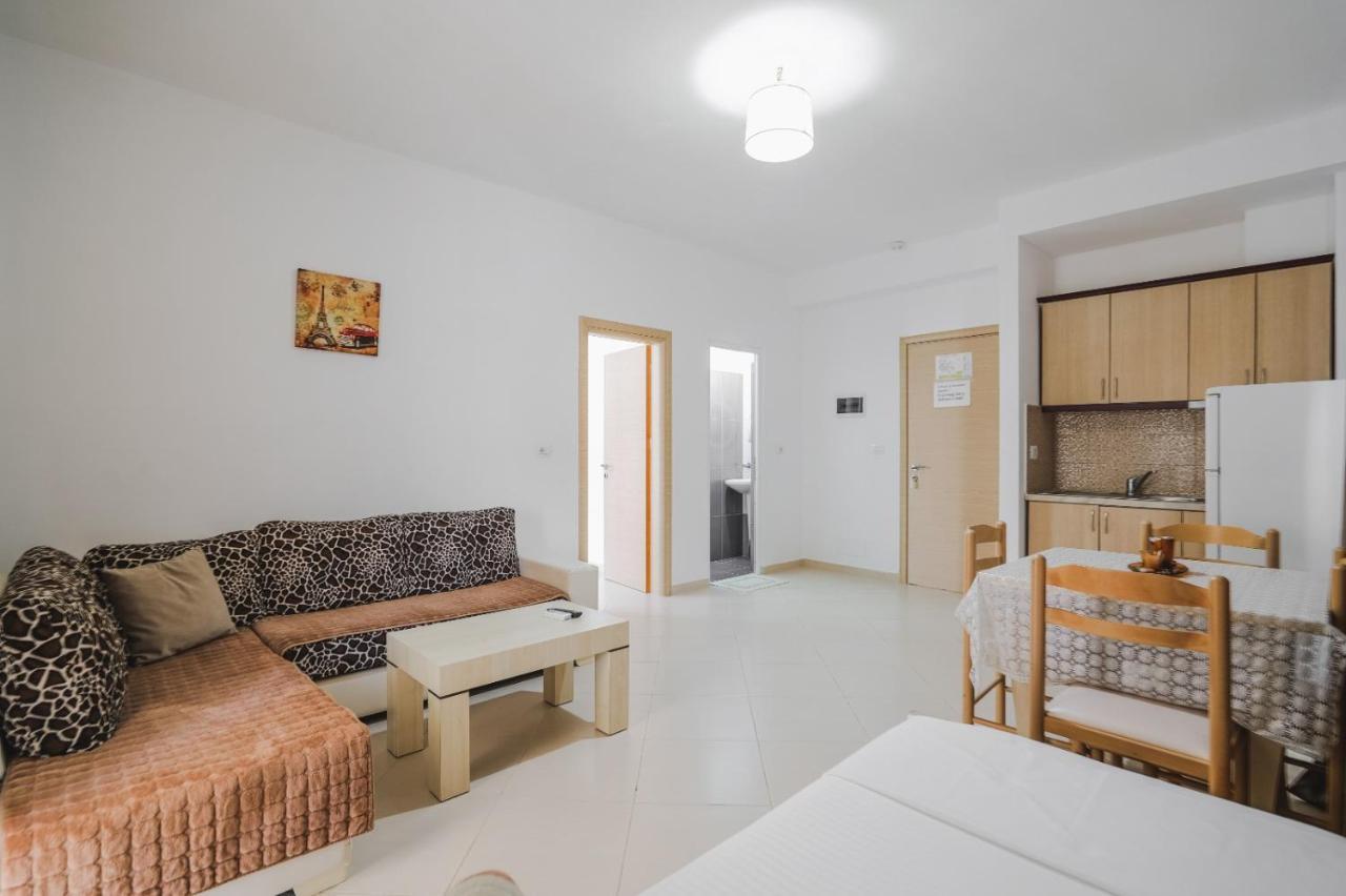 Vila Mario Aparthotel Ksamil Buitenkant foto